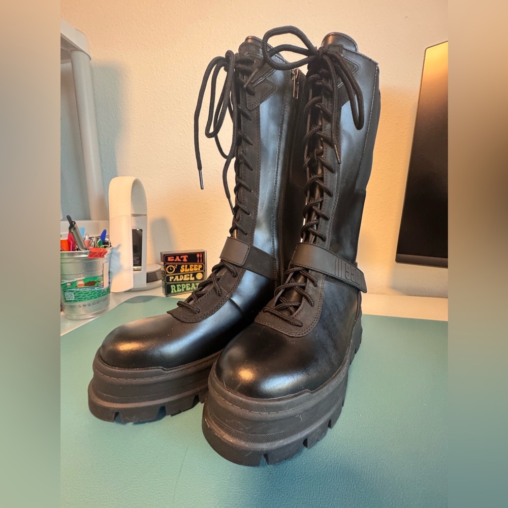 🩵BRAND NEW UGG Flynn Lug Sole Boot Black Size 8 (No Box) - Picture 2 of 4